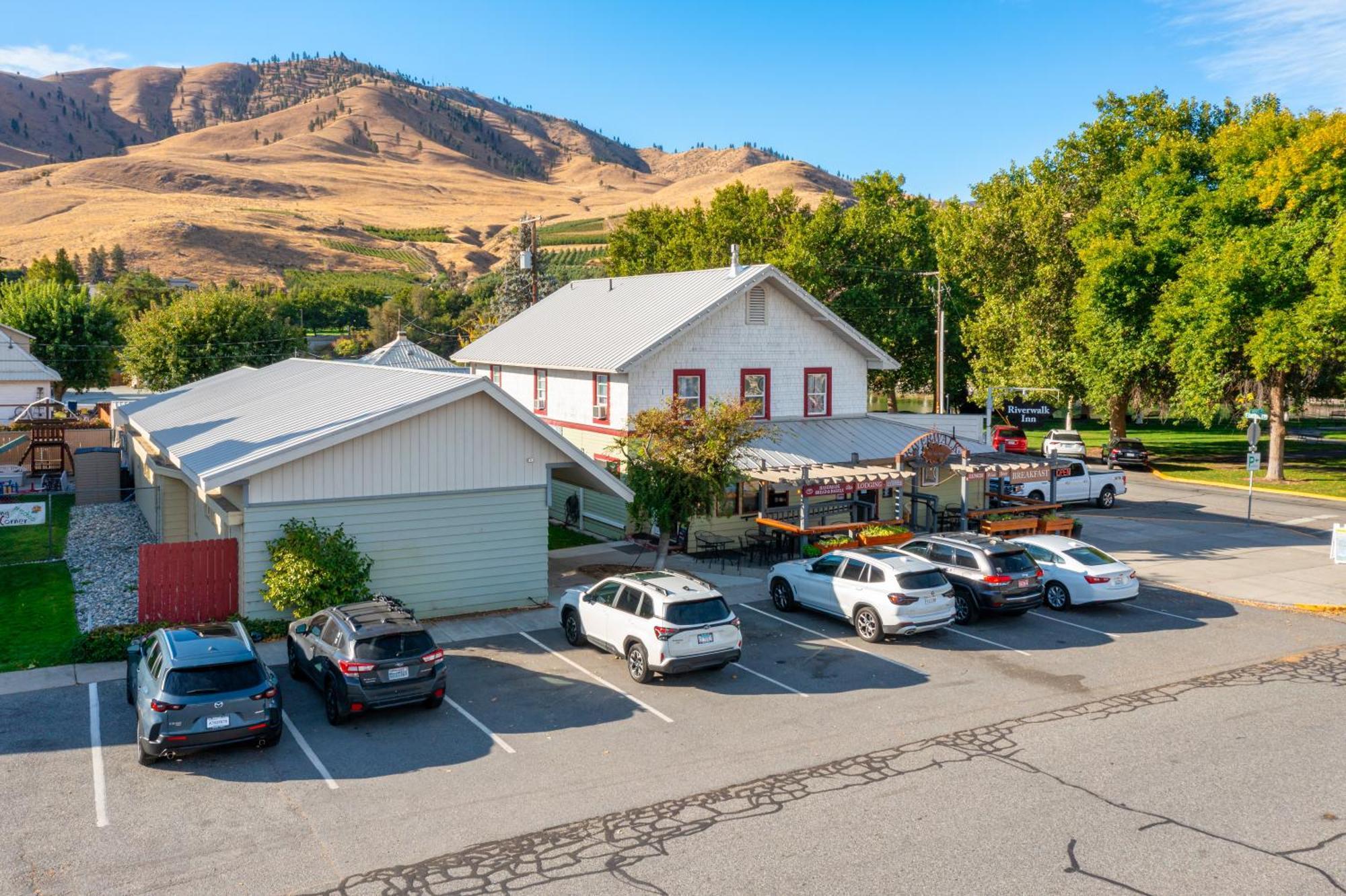 Riverwalk Inn Chelan Exterior photo